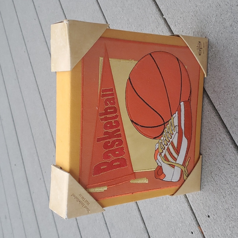 NWT New View Fabric Basketball Hand Embellished 9x9 Picture